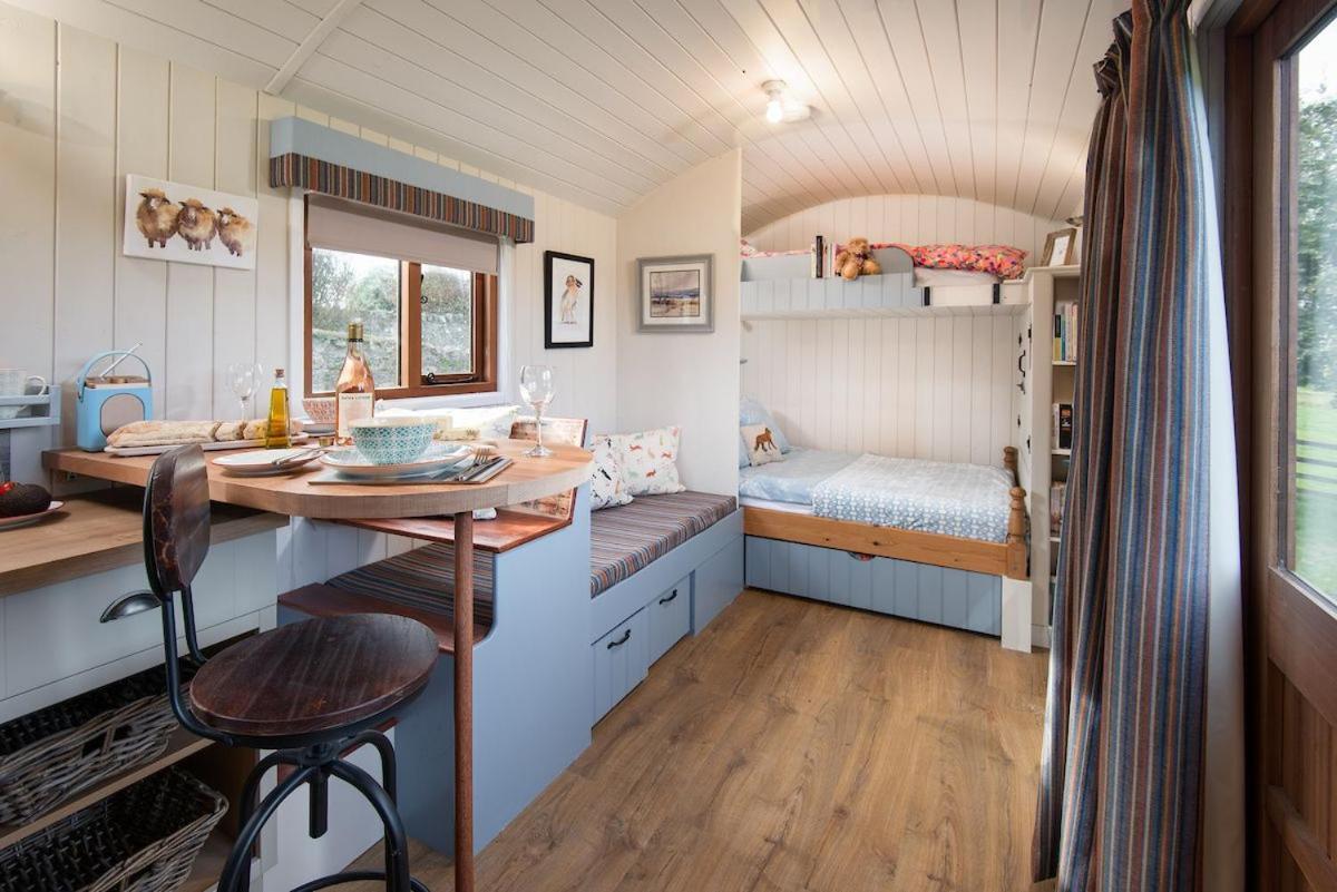 Cow Parsley Shepherd'S Hut Berwick Upon Tweed Exteriér fotografie